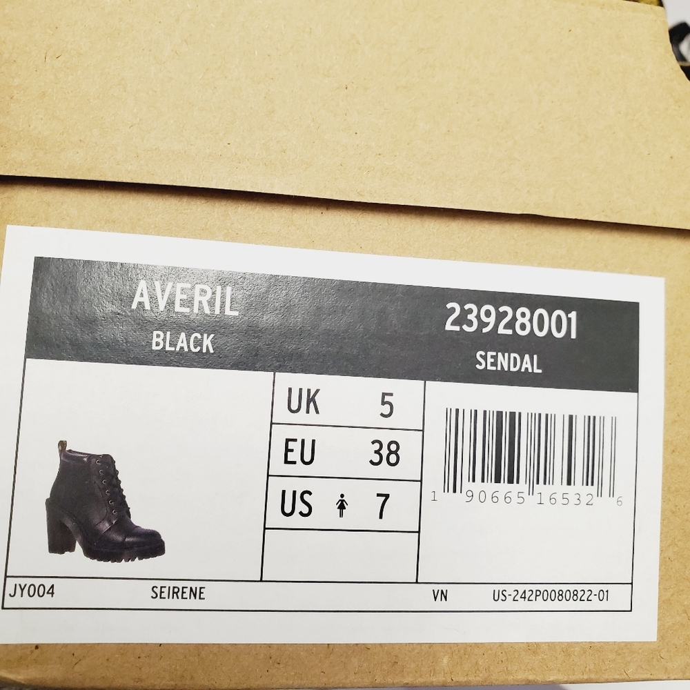 Dr. Martens Women's Averil Fashion Black Boots - Picture 11 of 11
